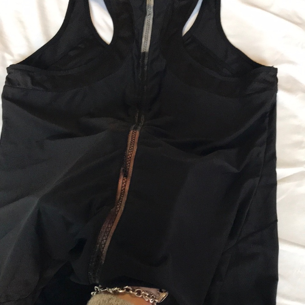 Workout top - Picture 3 of 3